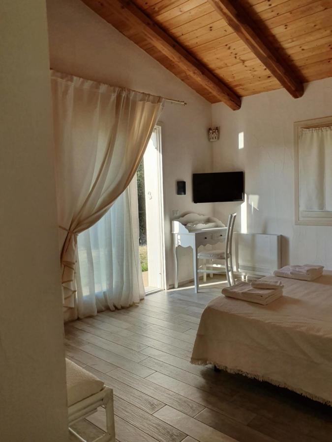 Nacchinono Bed & Breakfast Олбия Екстериор снимка