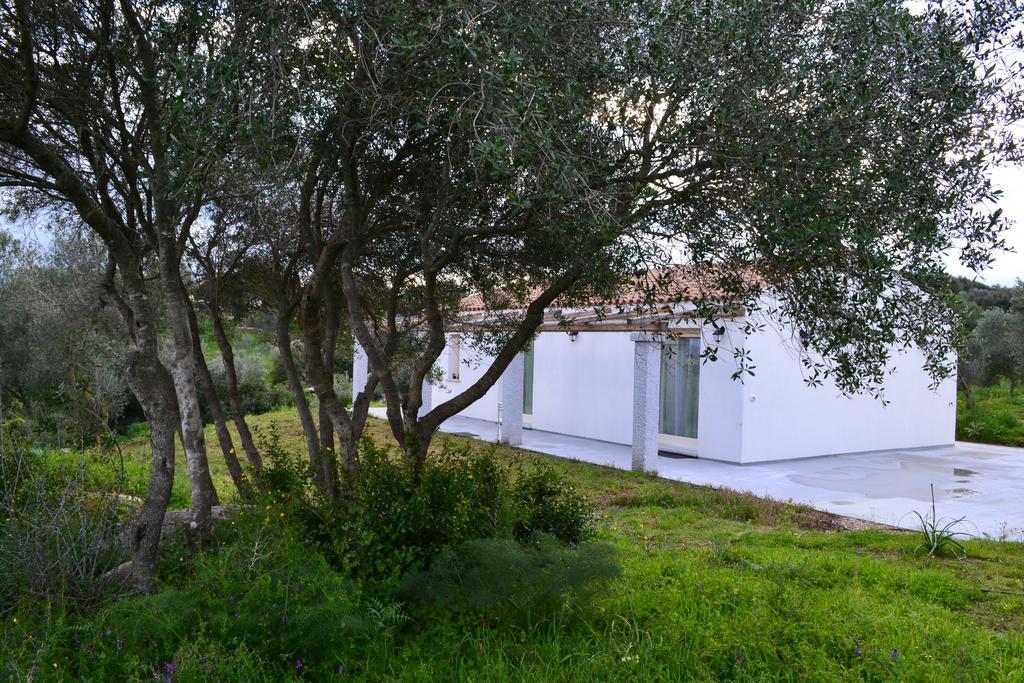Nacchinono Bed & Breakfast Олбия Екстериор снимка