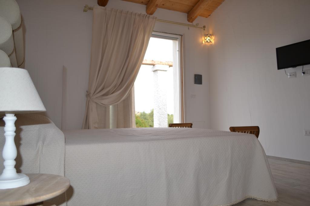 Nacchinono Bed & Breakfast Олбия Екстериор снимка