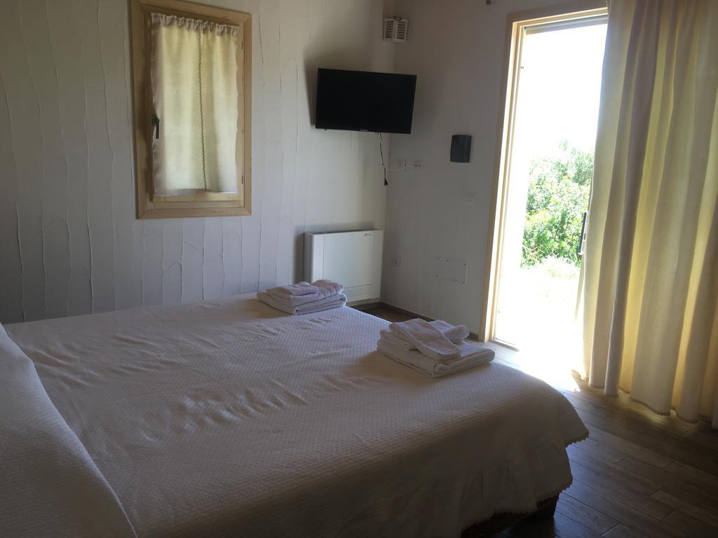 Nacchinono Bed & Breakfast Олбия Екстериор снимка