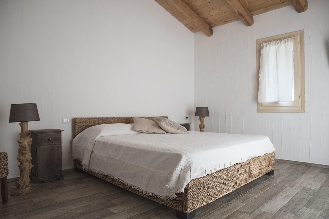 Nacchinono Bed & Breakfast Олбия Екстериор снимка